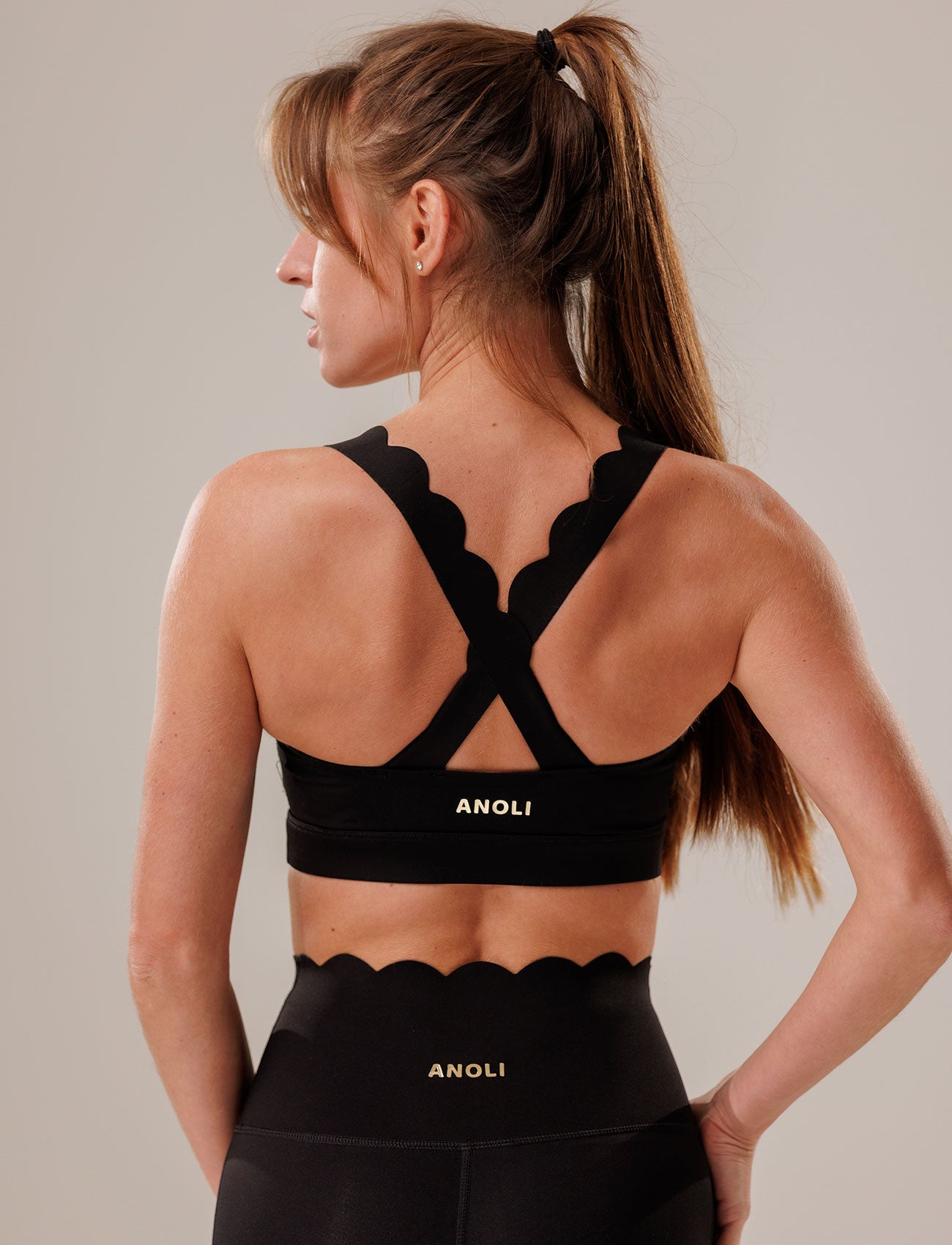 Spordirinnahoidja STELLA - black