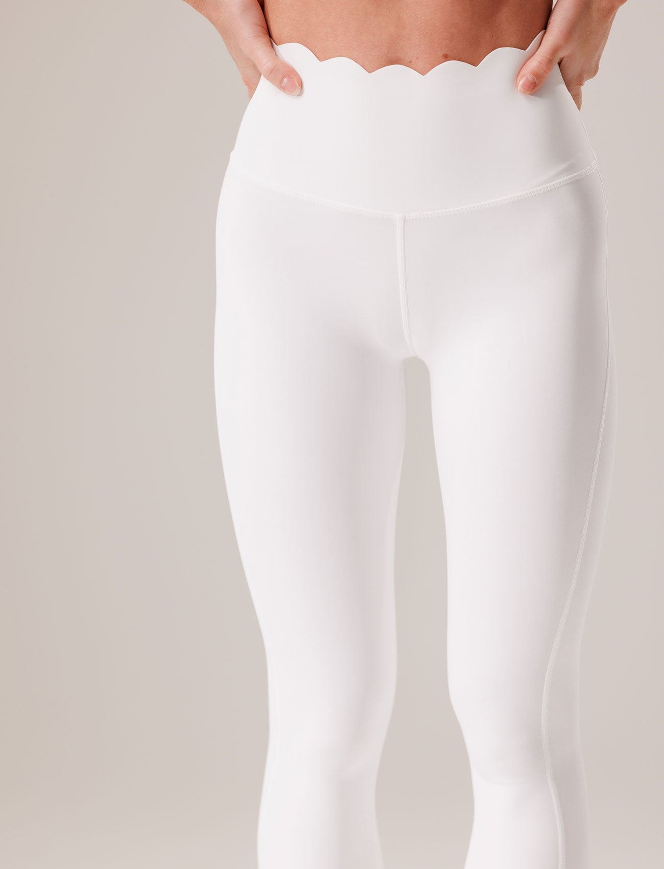 Retuusid LUCIA - white