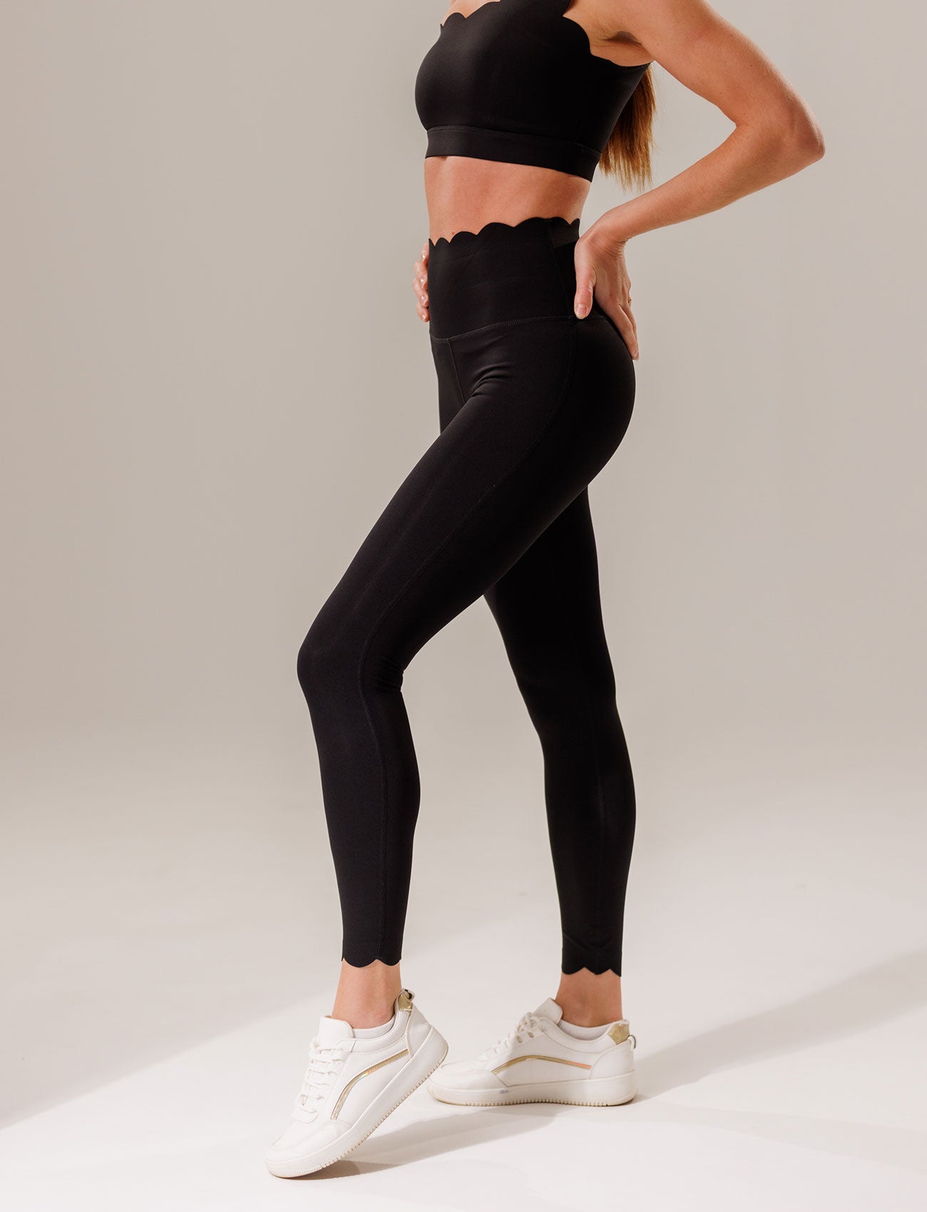 Retuusid LUCIA - black