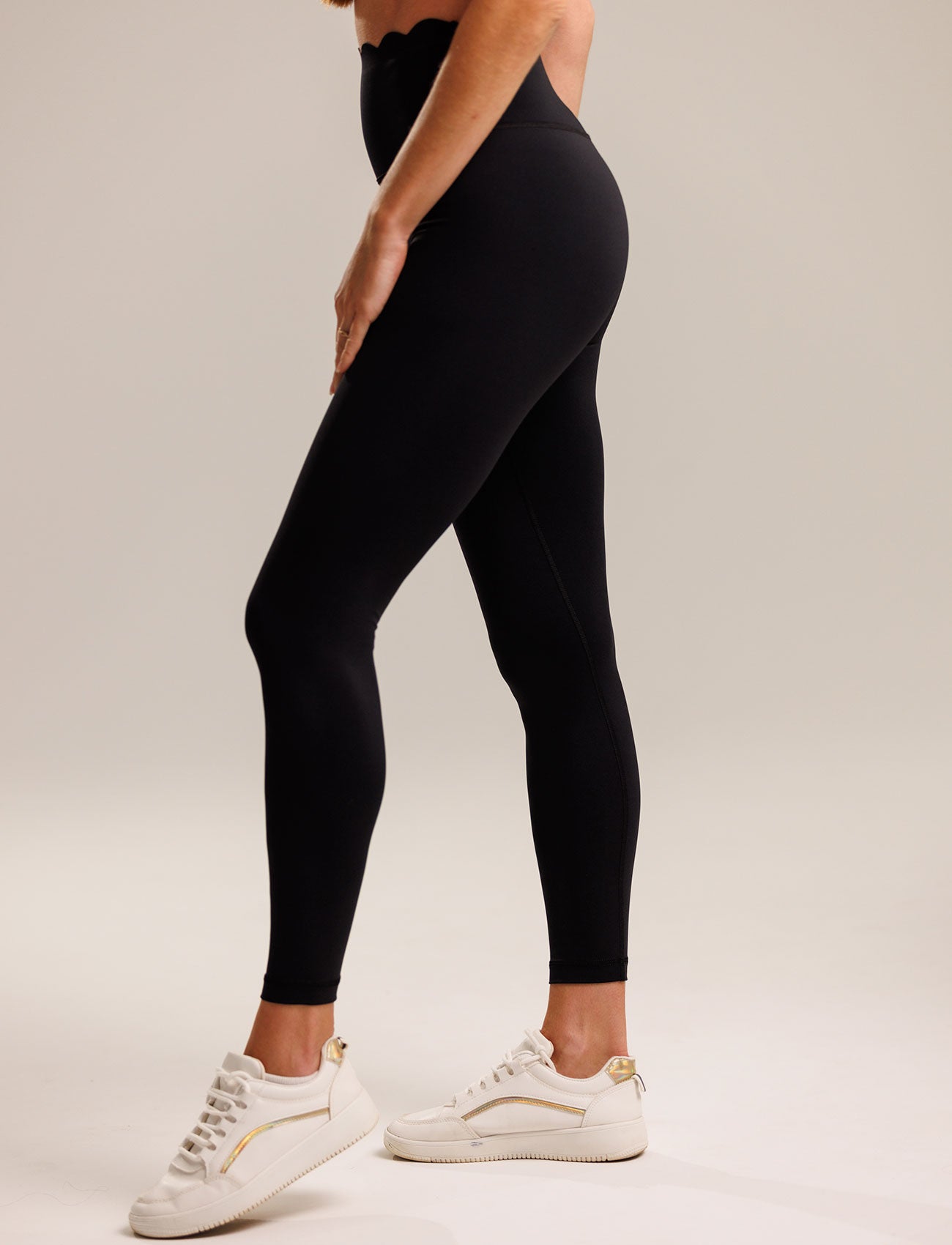 Retuusid LUCIA CLASSIC - black