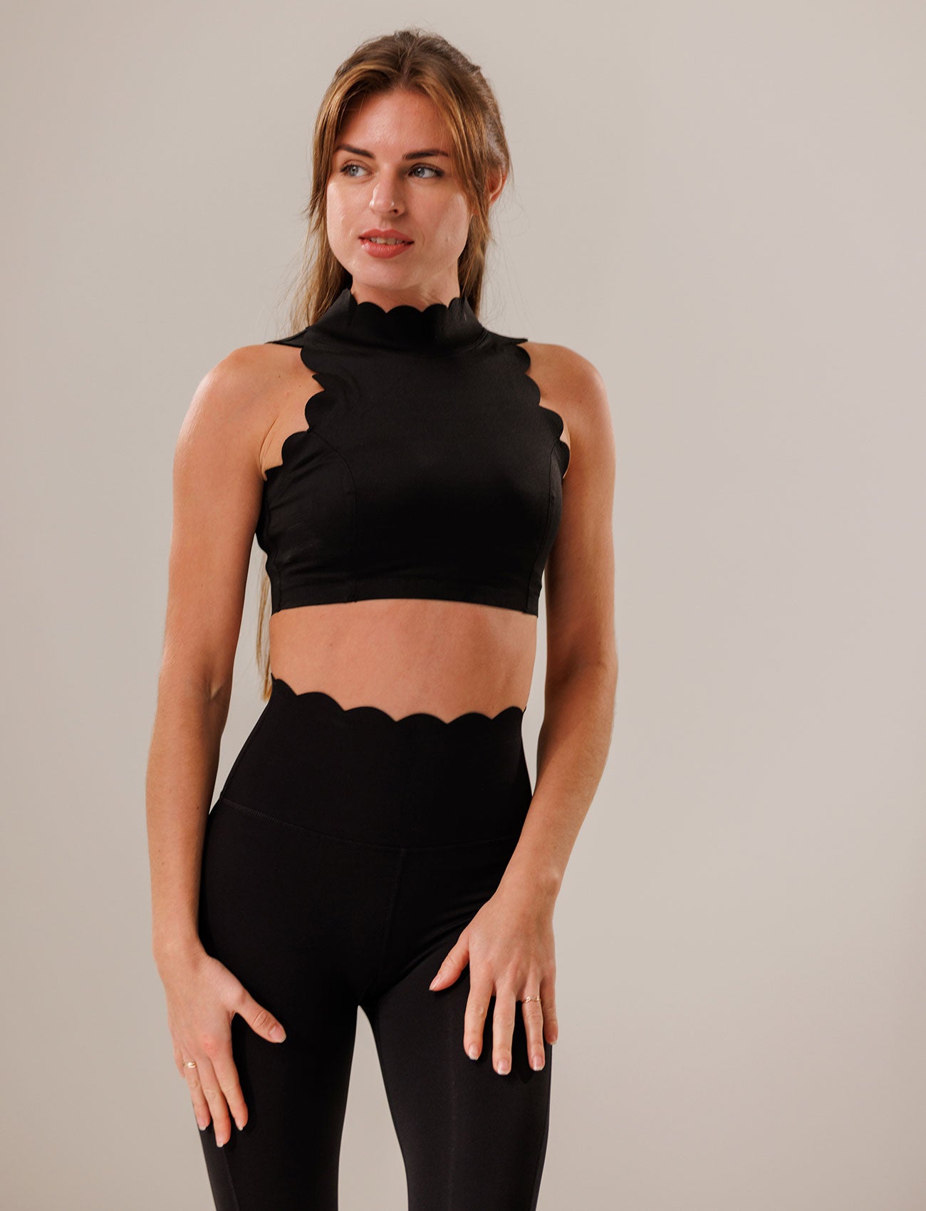 Spordirinnahoidja LIANA - black